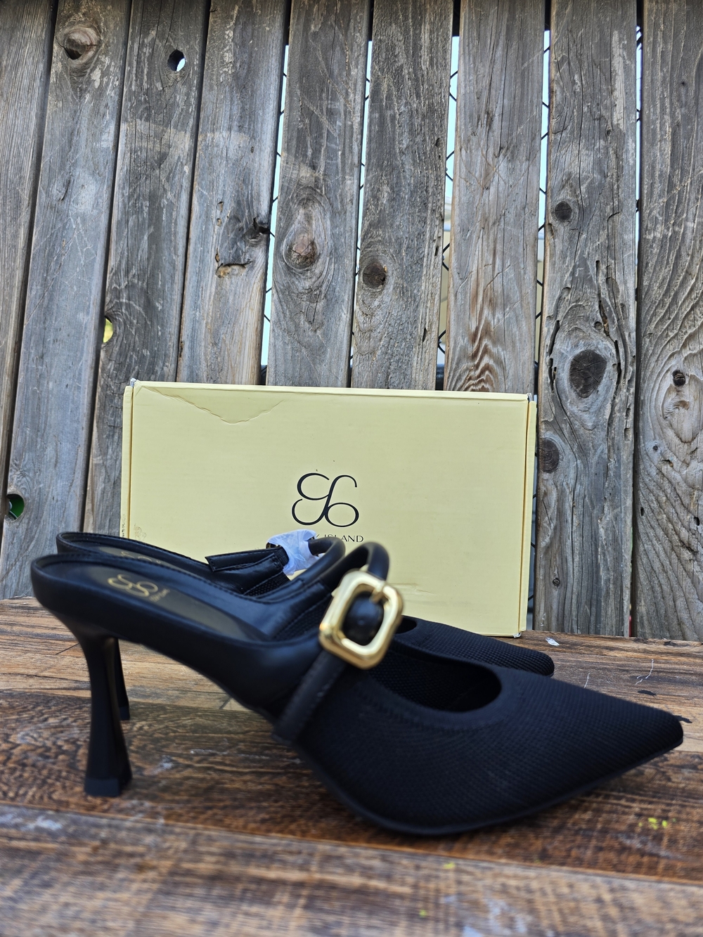Slingback Pointed-Toe Heels in Black with Gold Buckle Size 7.5